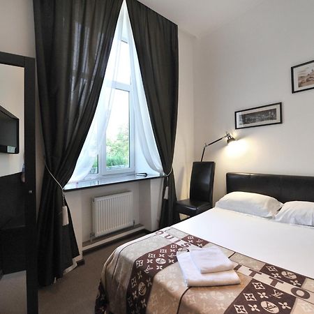 Hotel Reno On Deribasovskaya 敖德萨 外观 照片