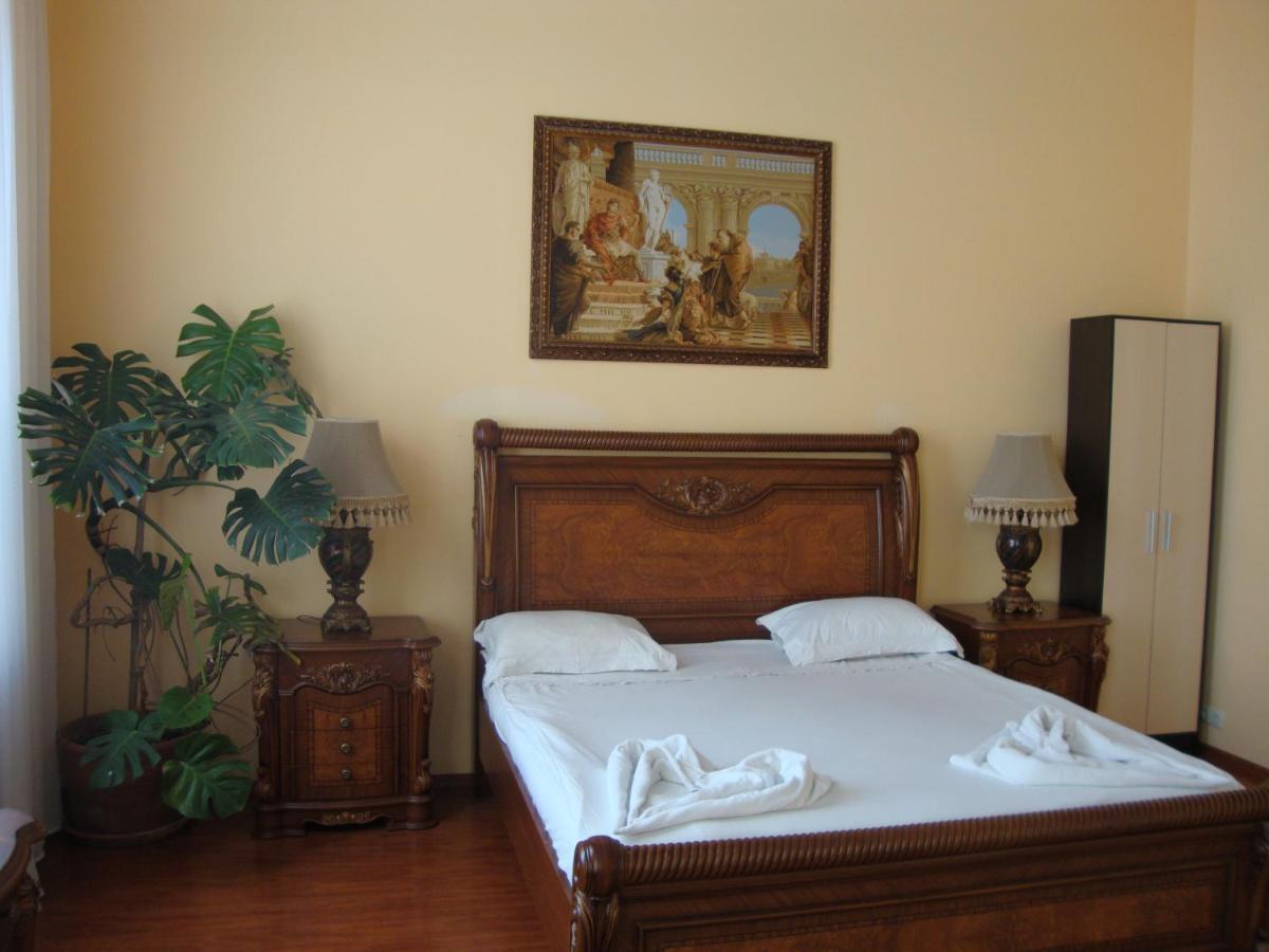 Hotel Reno On Deribasovskaya 敖德萨 外观 照片