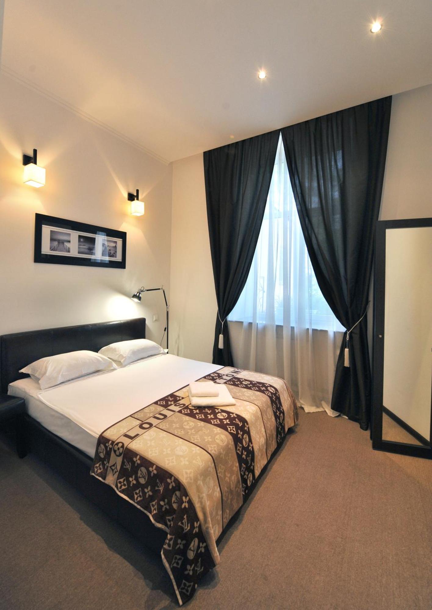 Hotel Reno On Deribasovskaya 敖德萨 外观 照片