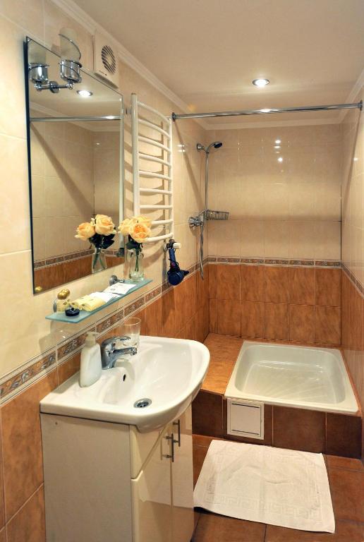 Hotel Reno On Deribasovskaya 敖德萨 客房 照片